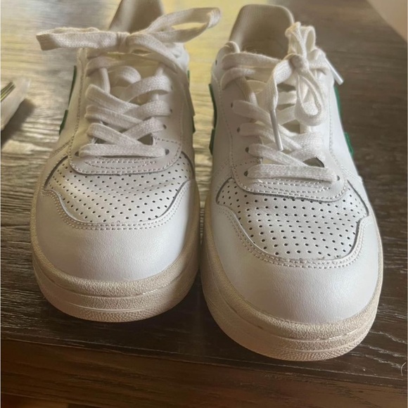 Veja sneakers, size 37, in excellent condition, tried on, not worn outside. - Picture 2 of 6